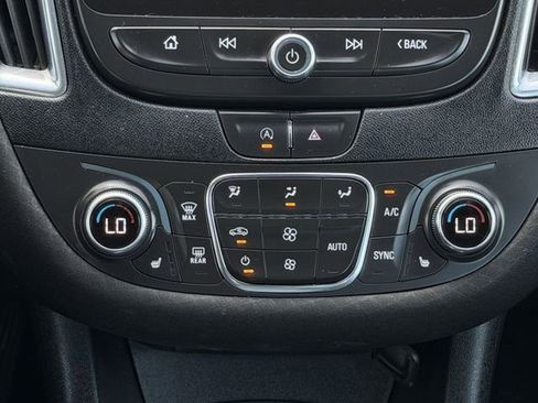 Used 2021 Chevrolet Malibu LT image 20