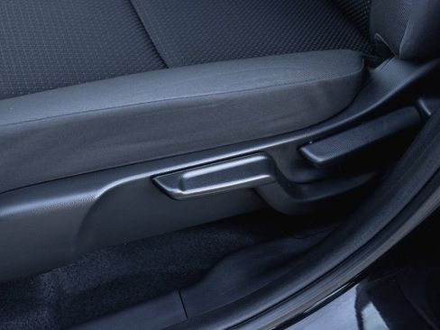 Used 2019 Honda HR-V LX image 12