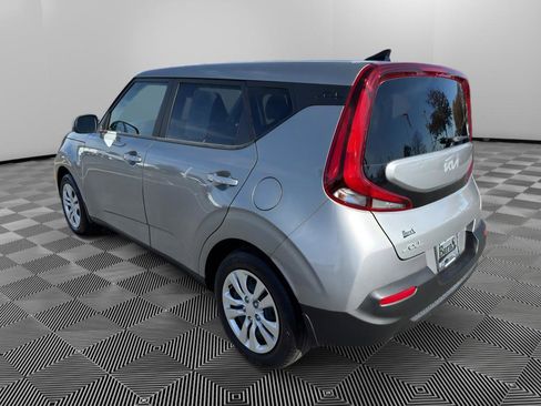 Used 2022 Kia Soul LX image 5