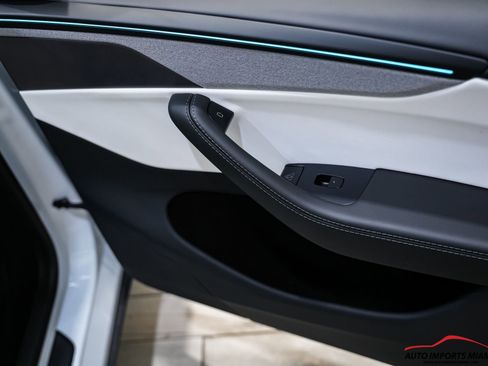 Used 2026 Tesla Model Y Long Range RWD image 44