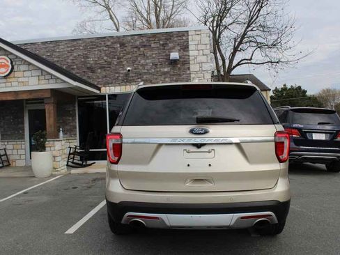 Used 2017 Ford Explorer Platinum AWD/4WD image 6