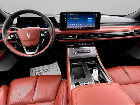 Used 2025 Lincoln Aviator Reserve w/ Equipment Group 201A AWD/4WD image 13