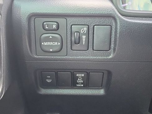 Used 2018 Toyota 4Runner SR5 AWD/4WD image 17