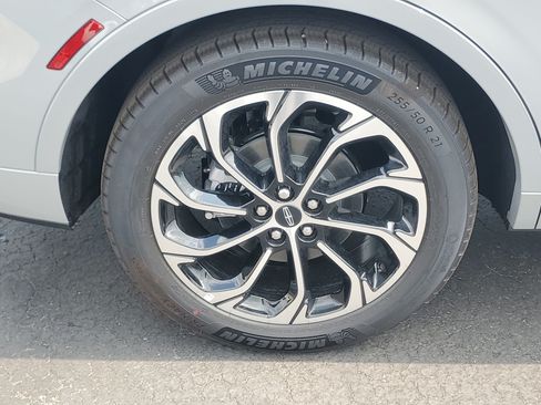 New 2026 Lincoln Nautilus Reserve AWD/4WD image 5