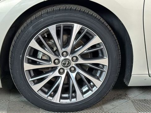 Used 2019 Lexus ES 350 w/ Premium Package image 6
