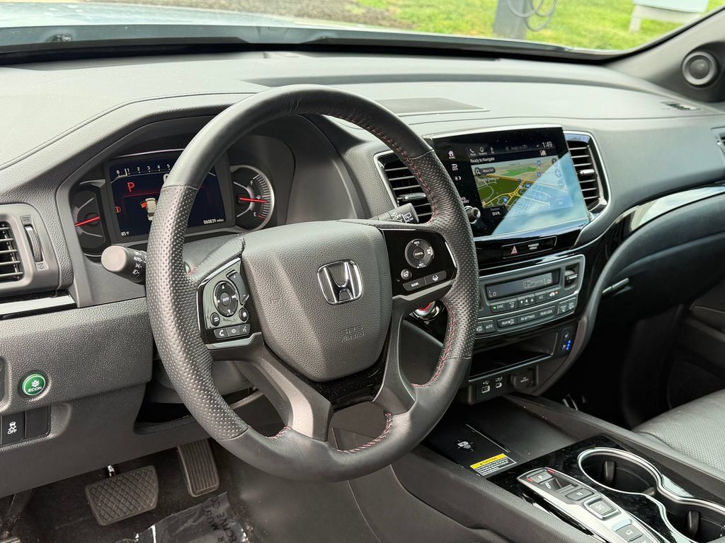 Used 2024 Honda Passport Black Edition image 25