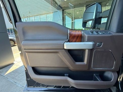 Used 2021 Ford F250 King Ranch w/ King Ranch Ultimate Package AWD/4WD image 12