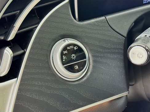 Used 2024 Mercedes-Benz E 350 4MATIC Sedan image 11