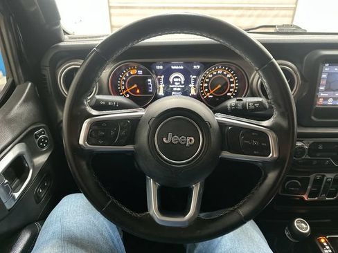 Used 2020 Jeep Wrangler Unlimited Sahara AWD/4WD image 12