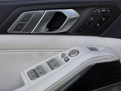 Used 2019 BMW X7 xDrive50i w/ Dynamic Handling Package image 23