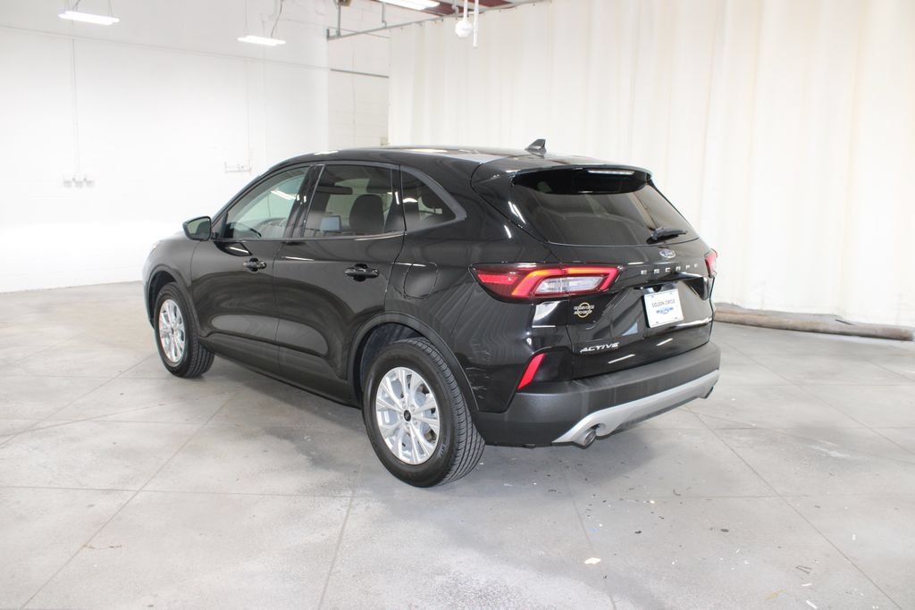 Used 2025 Ford Escape Active AWD/4WD image 7