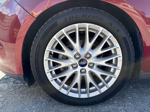 Used 2014 Ford Focus Titanium image 28