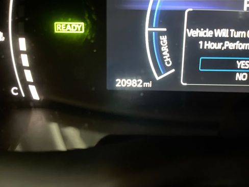 Used 2025 Toyota Camry SE FWD image 12