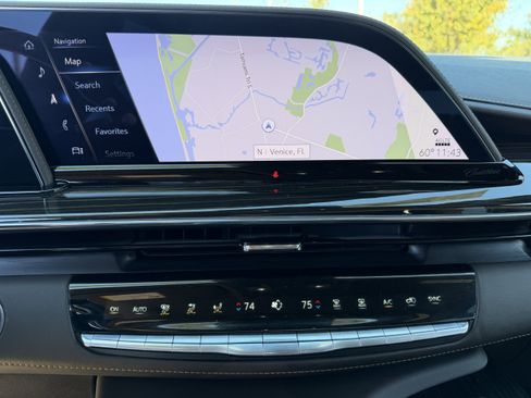 Certified 2022 Cadillac Escalade Premium Luxury w/ Performance Package image 22