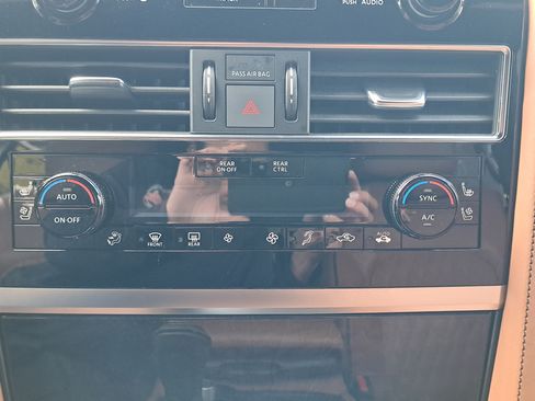 Used 2023 INFINITI QX80 Sensory w/ Cargo Package AWD/4WD image 39