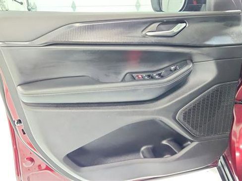 Used 2025 Jeep Grand Cherokee Laredo X w/ Luxury Tech Group I image 20