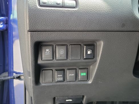 Used 2019 Nissan Rogue SV AWD/4WD image 32