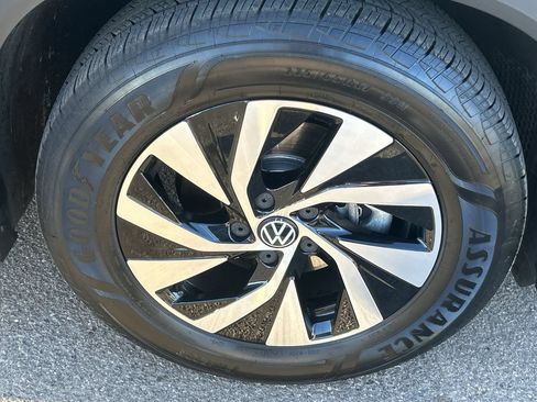 Certified 2026 Volkswagen Tiguan S FWD image 7