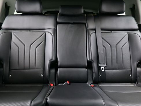 Used 2025 Hyundai Santa Fe XRT image 16