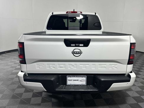 Used 2025 Nissan Frontier SV RWD image 10