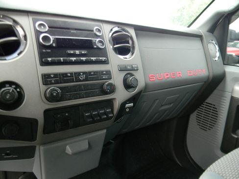 Used 2016 Ford F250 XLT w/ Advanced Security Group image 7