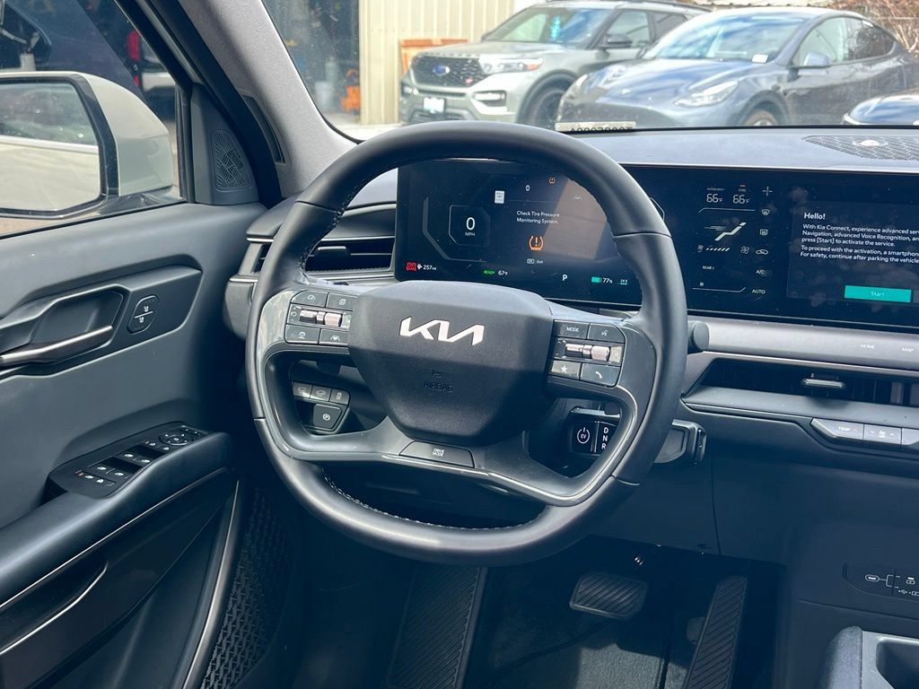 Certified 2024 Kia EV9 Light Long Range RWD image 16