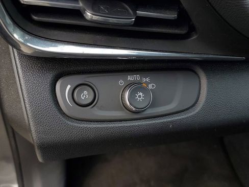 Used 2025 Buick Envista Preferred image 16