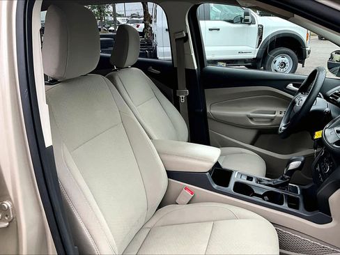 Used 2018 Ford Escape SE w/ SE Sync 3 Package FWD image 9