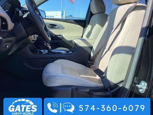 Used 2023 Chevrolet Traverse LS image 11