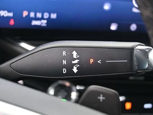 Used 2024 Buick Envision Preferred AWD/4WD image 21