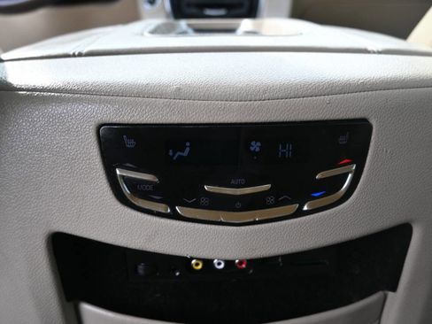 Used 2015 Cadillac Escalade Luxury image 23