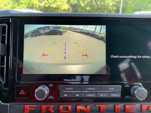 Used 2025 Nissan Frontier Pro-X RWD image 29