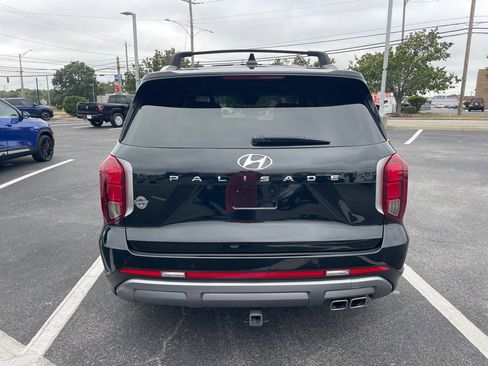 Used 2023 Hyundai Palisade SEL w/ Premium Package image 13