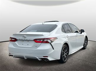 Used 2022 Toyota Camry SE w/ Cold Weather Package video 2