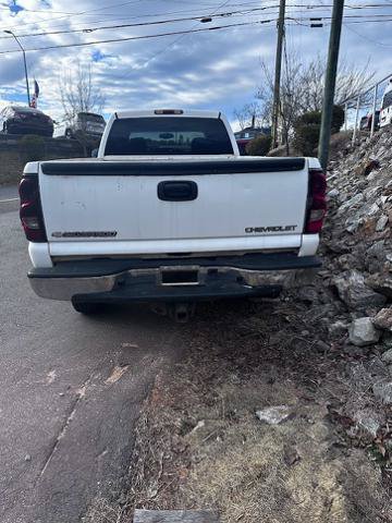 Used 2004 Chevrolet Silverado 2500 LT w/ Heavy-Duty Power Package AWD/4WD image 2