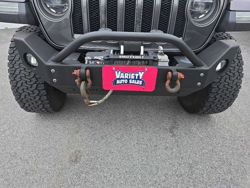 Used 2018 Jeep Wrangler Unlimited Rubicon w/ Dual Top Group AWD/4WD image 2