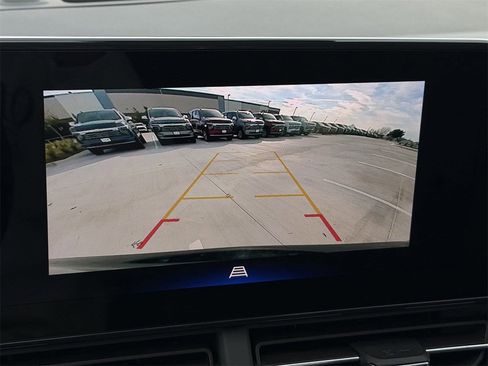 Certified 2025 Chevrolet Trax LT w/ LT Convenience Package image 19