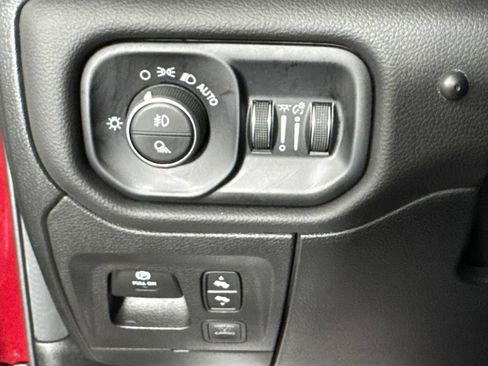 Used 2025 RAM 1500 Big Horn AWD/4WD image 27