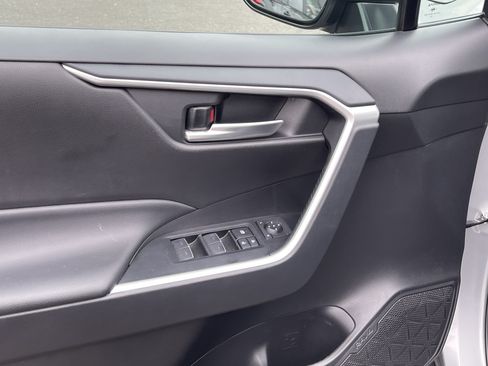 Certified 2025 Toyota RAV4 XLE AWD/4WD image 15