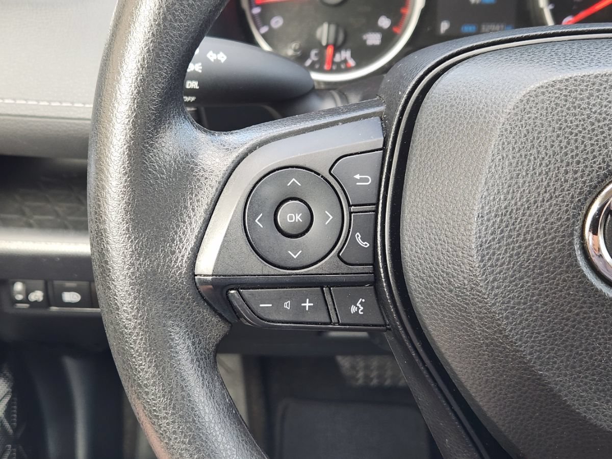 Used 2022 Toyota RAV4 LE FWD image 47