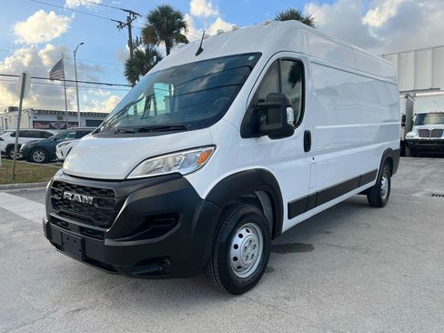 Used 2023 RAM ProMaster 2500 FWD image 2