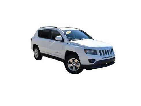 Used 2015 Jeep Compass Latitude image 2