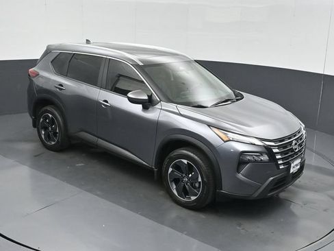 Used 2024 Nissan Rogue SV w/ SV Premium Package FWD image 35