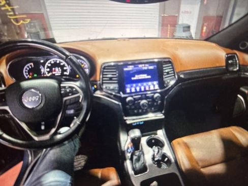 Used 2021 Jeep Grand Cherokee Overland image 6