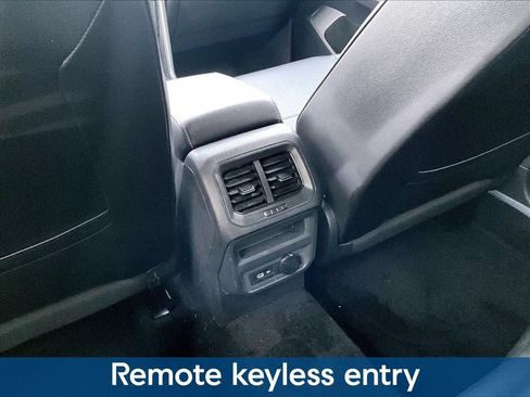 Used 2021 Volkswagen Tiguan SE AWD/4WD image 13