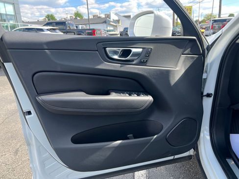 Used 2023 Volvo XC60 B5 Core AWD/4WD image 27