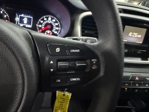 Used 2017 Kia Sorento FWD image 16