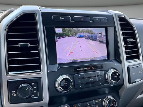 Used 2020 Ford F150 Lariat w/ Equipment Group 502A Luxury AWD/4WD image 15