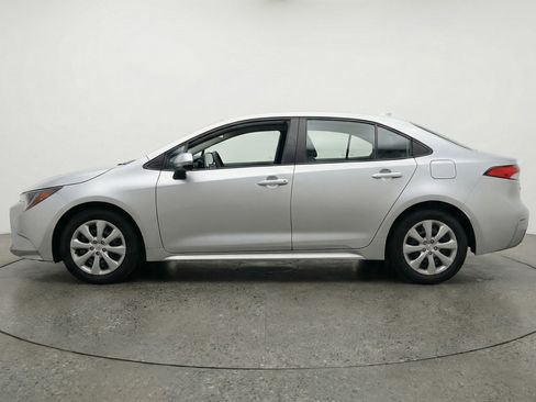 Used 2025 Toyota Corolla LE image 5