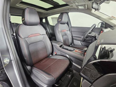 New 2026 Nissan Kicks SR w/ SR Premium Package AWD/4WD image 13